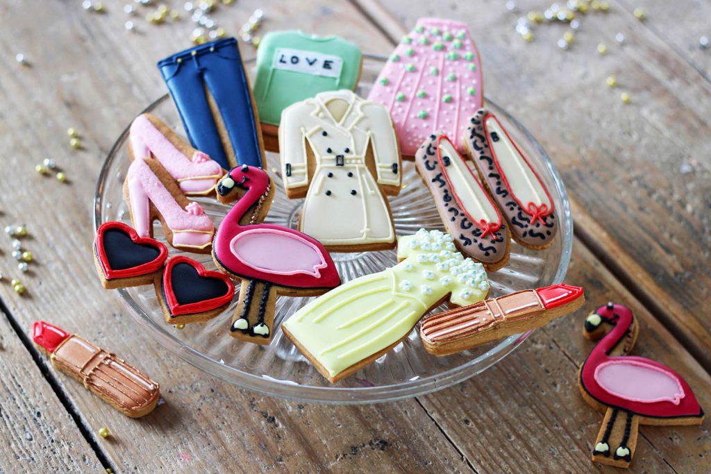 Biscuiteers Fashionista Luxe Biscuit Tin Mothers Day Gift