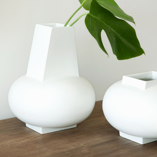 Egyptian Vase White Earthenware Kelly Hoppen